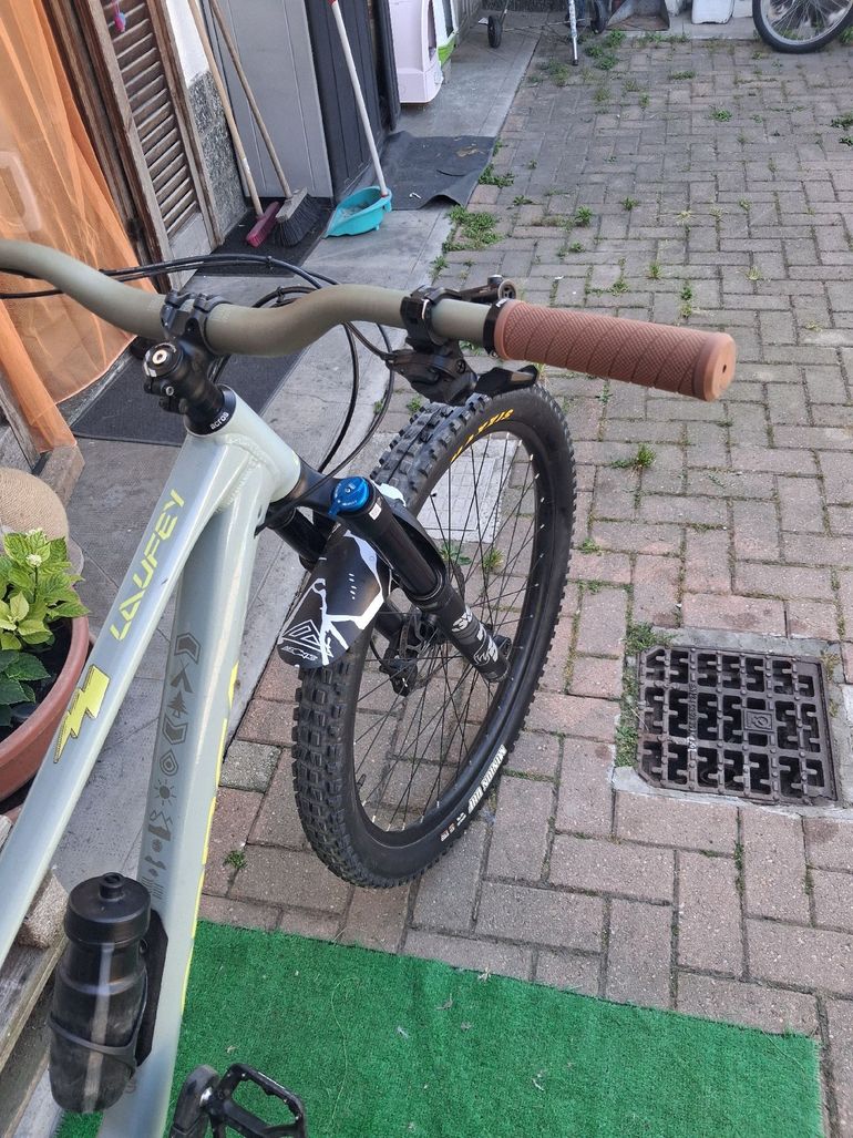 Used Orbea LAUFEY H10 2024 2024 Mountainbike, Light Gray, 29 — image 3 of 8