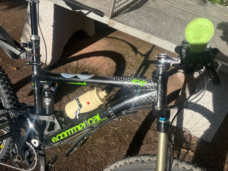 Used Commencal Meta Shimano Deore 2010 Mountainbike, Grün — image 6 of 12