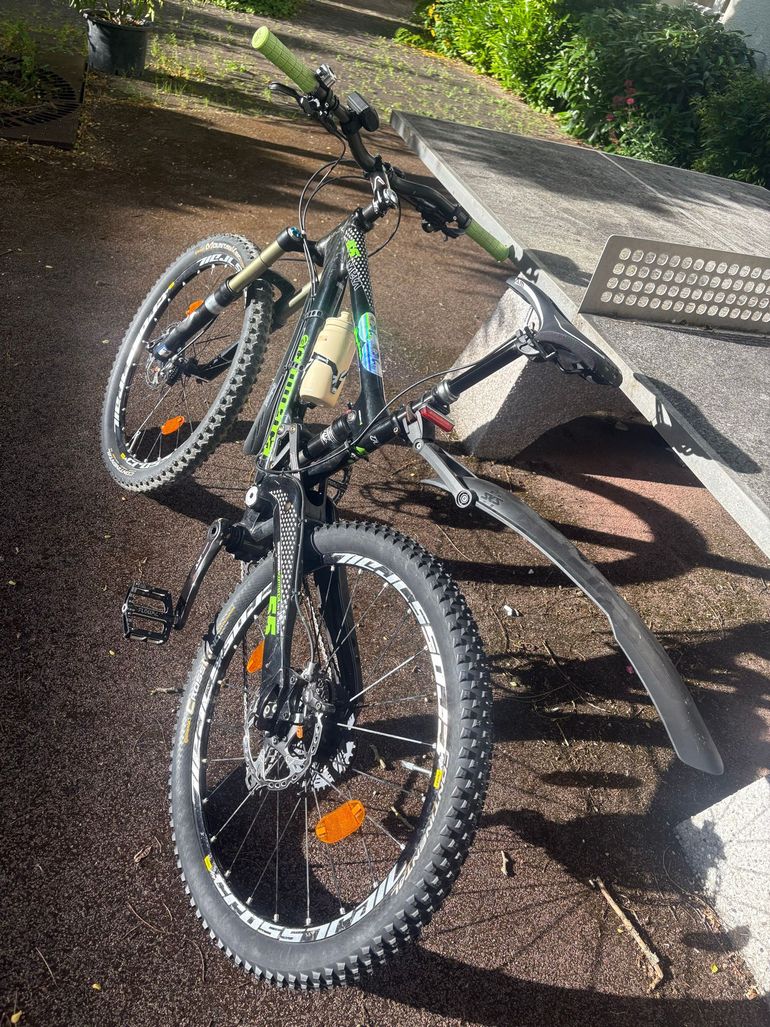 Used Commencal Meta Shimano Deore 2010 Mountainbike, Grün — image 9 of 12