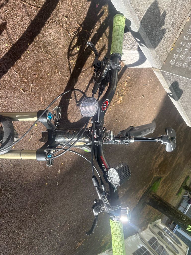 Used Commencal Meta Shimano Deore 2010 Mountainbike, Grün — image 10 of 12