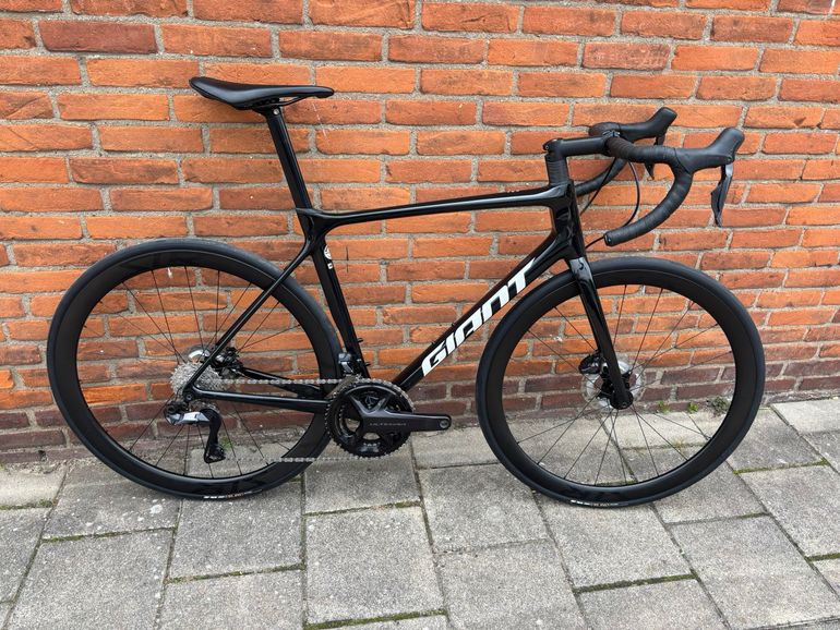 Used Giant Tcr Shimano Ultegra Di2 (12 Speed) 2024 Road & Gravel, Black — image 1 of 9