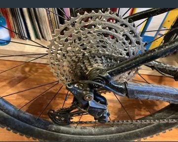 Used Trek Roscoe 7 2024 2024 Mountainbike, Black, 27.5, 29 — image 2 of 4