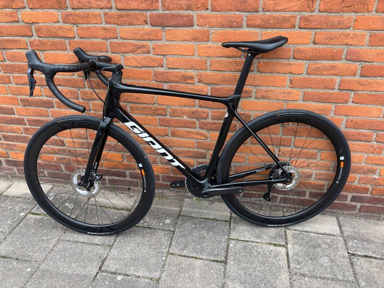 Used Giant Tcr Shimano Ultegra Di2 (12 Speed) 2024 Road & Gravel, Black — image 2 of 7