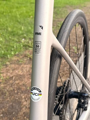 Tweedehands BMC Teammachine SLR FIVE 2023 2023 Road & Gravel — afbeelding 9 van 13