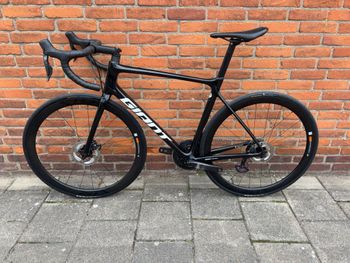 Used Giant Tcr Shimano Ultegra Di2 (12 Speed) 2024 Road & Gravel — image 2 of 6