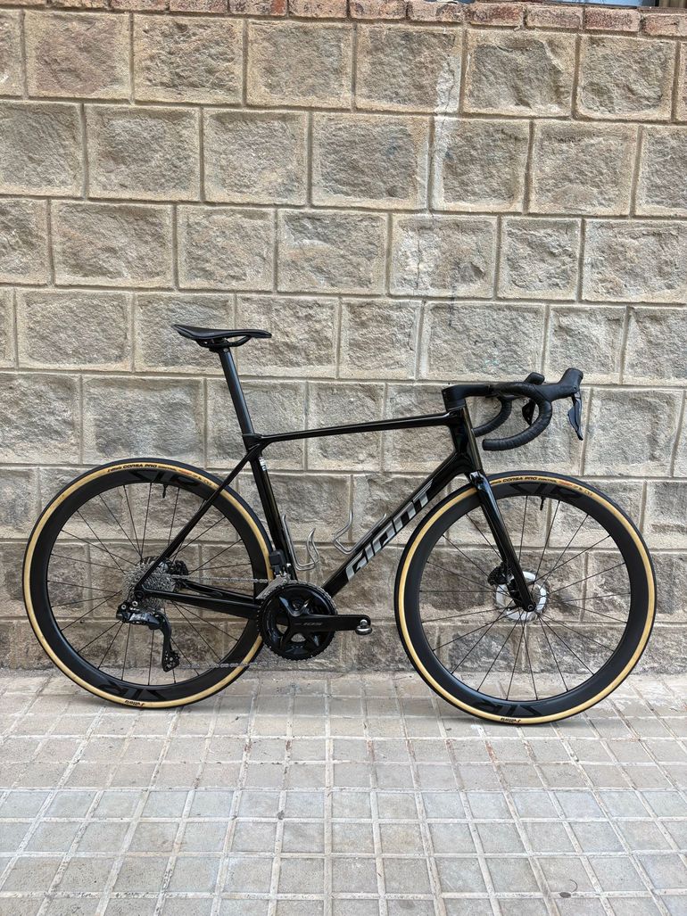 Used Giant Tcr Shimano 105 Di2 2025 Road & Gravel, Black — image 1 of 7