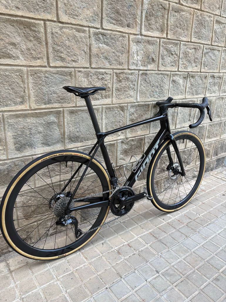 Used Giant Tcr Shimano 105 Di2 2025 Road & Gravel, Black — image 2 of 7