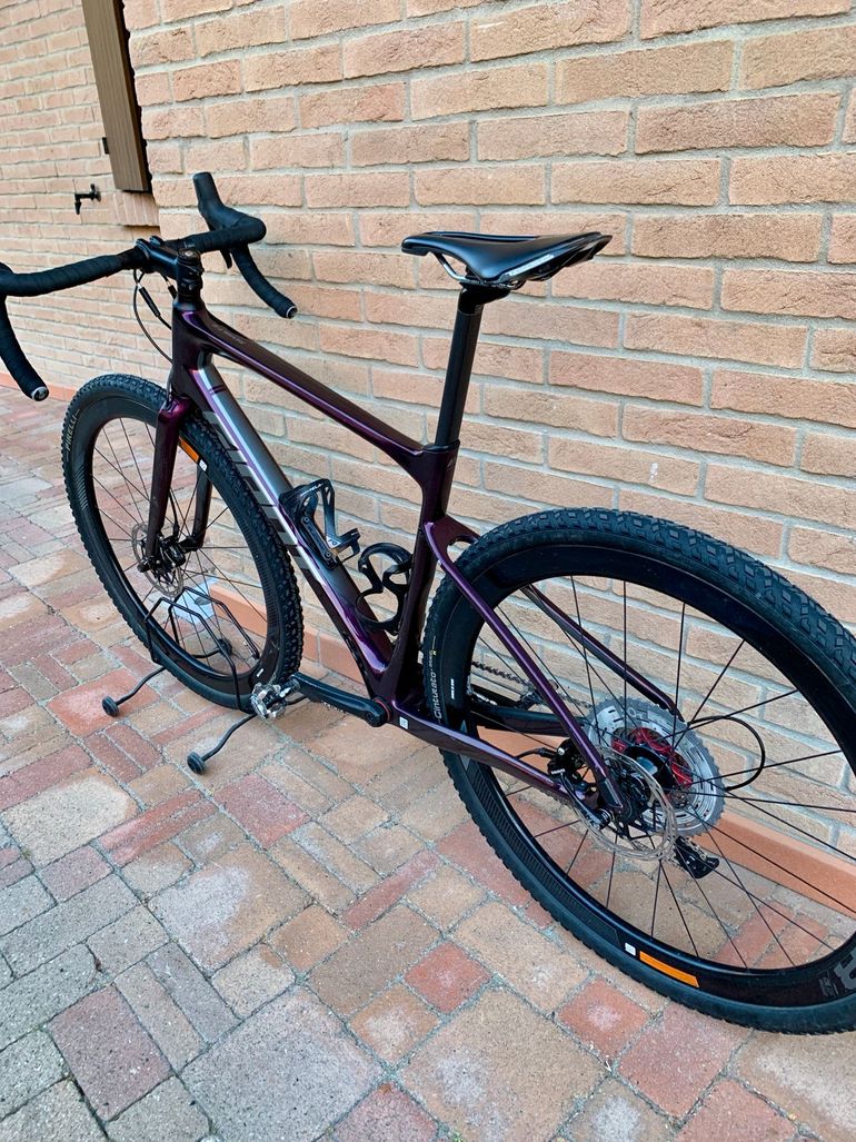 Used Giant Revolt SRAM Apex 2021 Road & Gravel, Violett — image 2 of 11