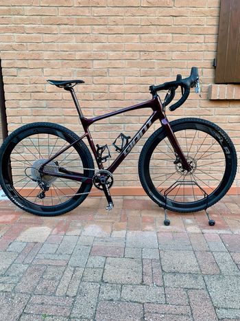 Used Giant Revolt Advanced 1 2020 2020 Road & Gravel, Violett — image 13 of 15