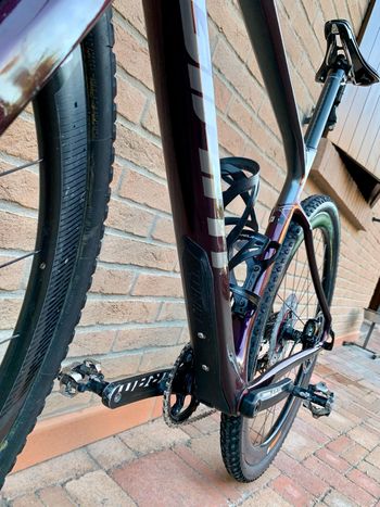 Used Giant Revolt Advanced 1 2020 2020 Road & Gravel, Violett — image 8 of 15