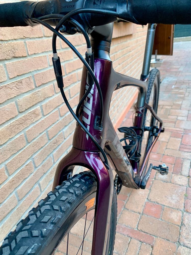 Used Giant Revolt Advanced 1 2020 2020 Road & Gravel, Violett — image 7 of 15