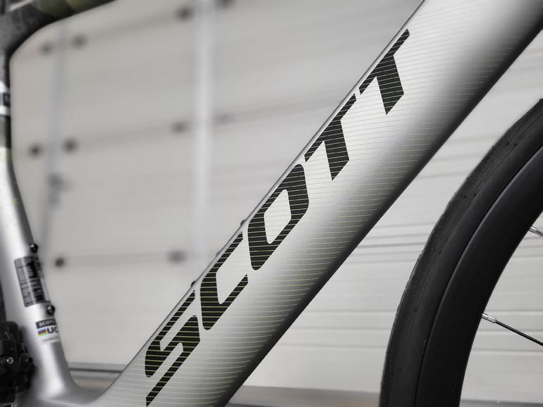 Used Scott Foil RC 30 2025 2025 Road & Gravel, Light Gray — image 2 of 10