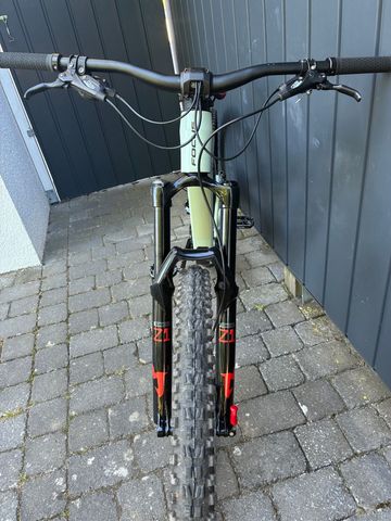 Used Focus JAM 6.8 2022 2022 Mountainbike, Green, 29 — image 3 of 14