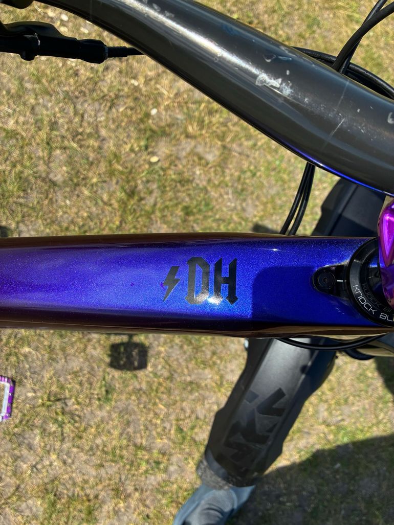 Used Trek Slash 9.8 XT 2021 2021 Mountainbike, Purple, 29 — image 14 of 22