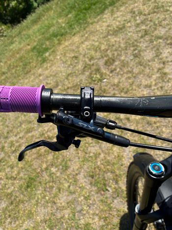 Used Trek Slash 9.8 XT 2021 2021 Mountainbike, Purple, 29 — image 5 of 22