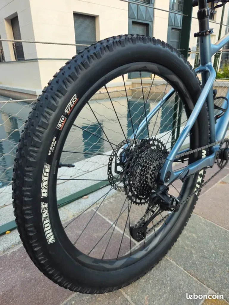Used Giant Fathom 1 2022 2022 Mountainbike, Light Gray, 27.5 — image 3 of 15