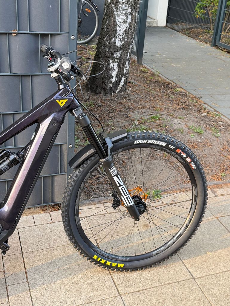 Used YT Industries Decoy UNCAGED 9 MX 2023 2023 Mountainbike, Purple, 29, 27.5 — image 2 of 10