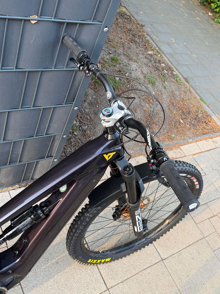 Used YT Industries Decoy UNCAGED 9 MX 2023 2023 Mountainbike, Purple, 29, 27.5 — image 4 of 10