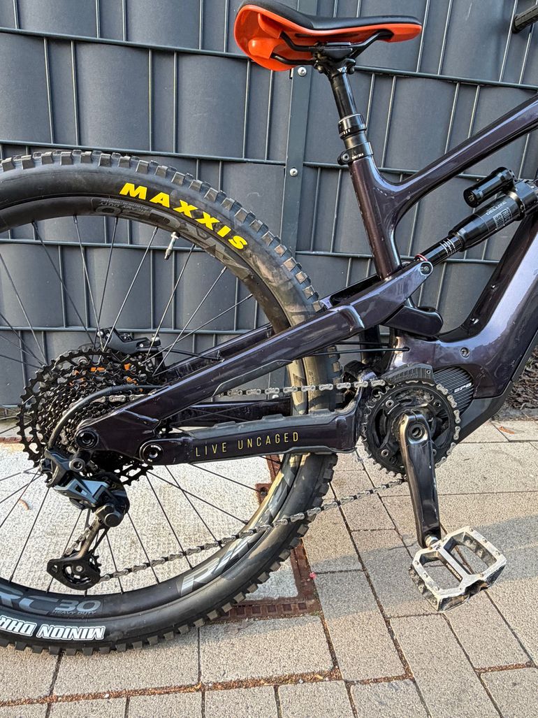 Used YT Industries Decoy UNCAGED 9 MX 2023 2023 Mountainbike, Purple, 29, 27.5 — image 3 of 10