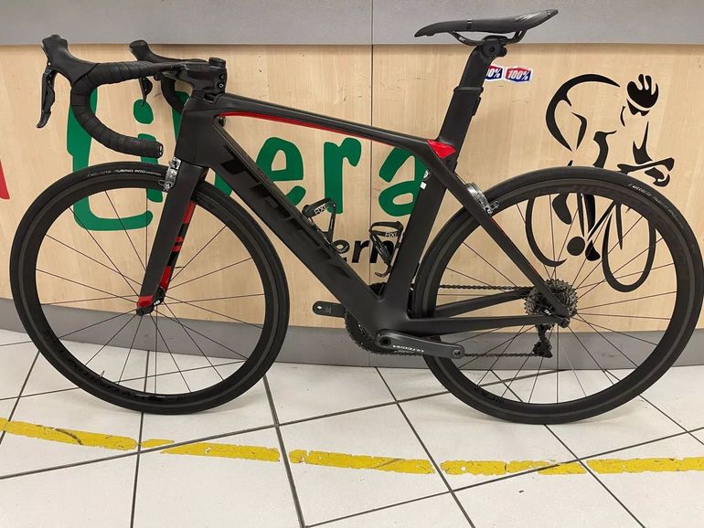 Used Trek Madone 9.5 2017 2017 Road & Gravel — image 2 of 5