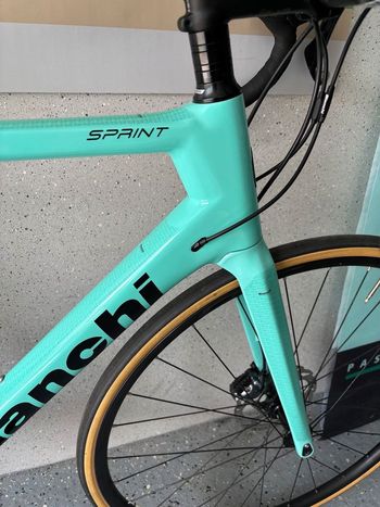 Used Bianchi Sprint Disc Ultegra 2021 2021 Road & Gravel — image 2 of 13
