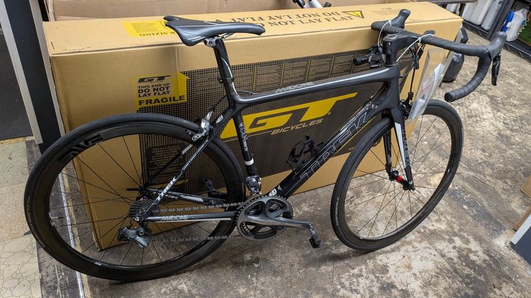 Used Trek Madone 6.7 SSL H1 (Double) 2012 2012 Road & Gravel, Black — image 1 of 3