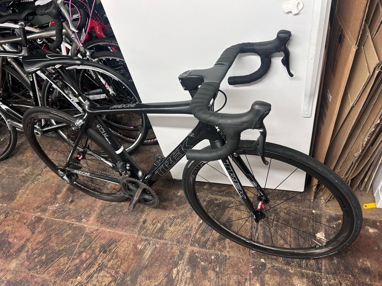 Used Trek Madone 6.7 SSL H1 (Double) 2012 2012 Road & Gravel, Black — image 3 of 3