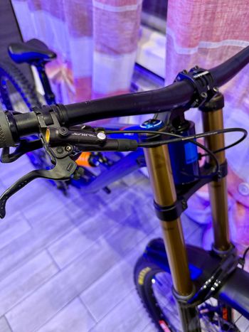 Used Saracen Myst Team 29/27 2021 2021 Mountainbike, Azul — image 6 of 8