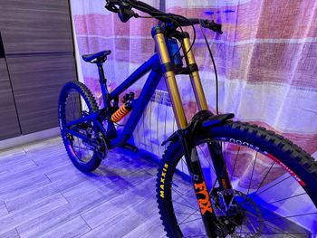 Used Saracen Myst Team 29/27 2021 2021 Mountainbike, Azul — image 2 of 8