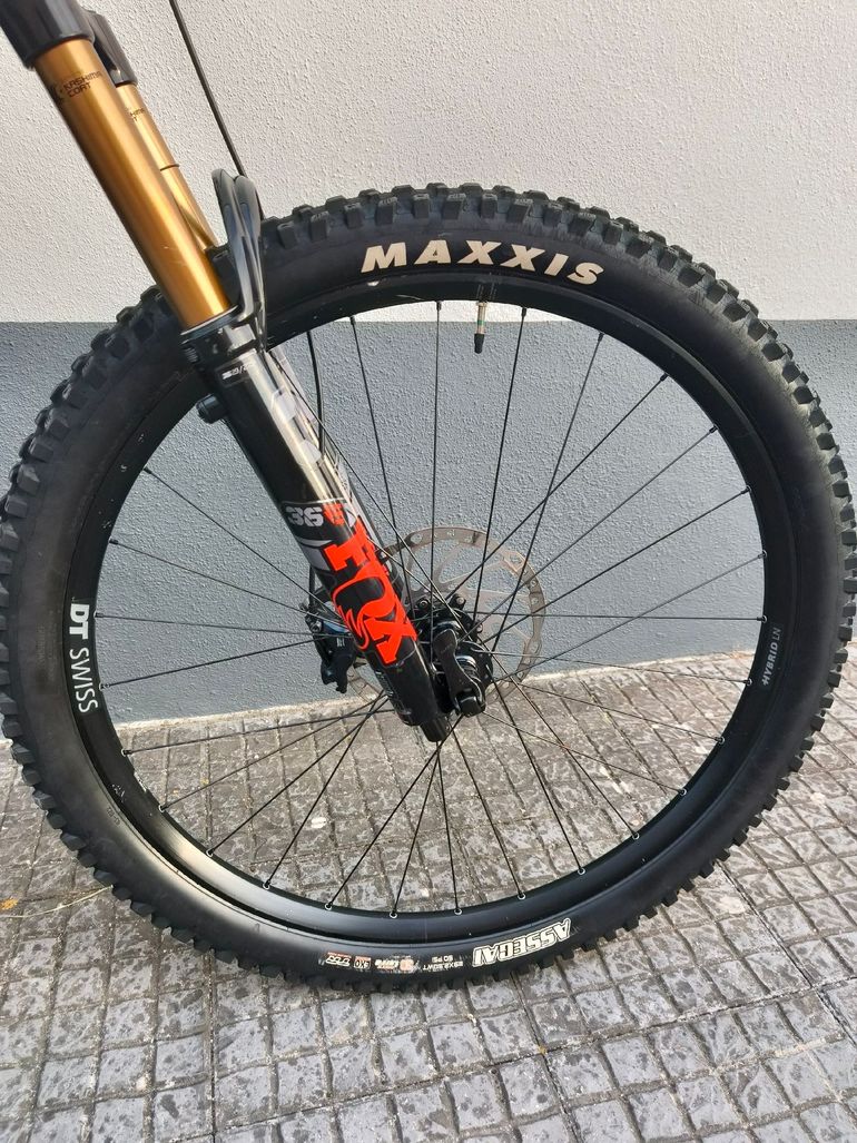 Used Canyon Canyon Spectral:ON CF 8 2024 2024 Mountainbike, Black — image 8 of 16