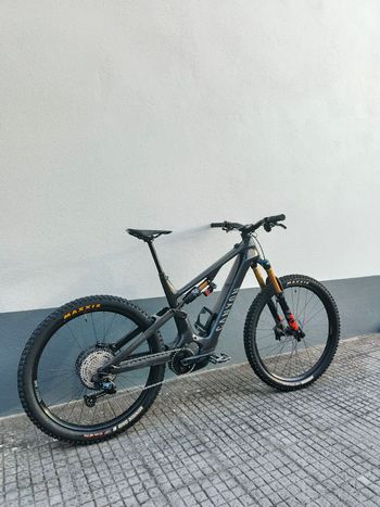 Used Canyon Canyon Spectral:ON CF 8 2024 2024 Mountainbike, Black — image 2 of 16