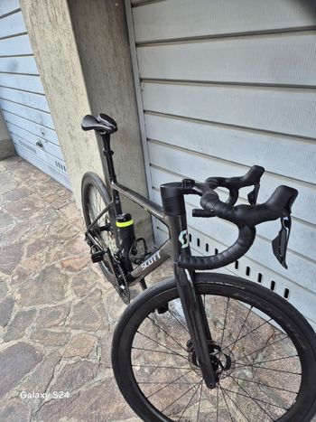 Used Scott Addict 10 2025 Frameset 2025 Road & Gravel — image 2 of 5