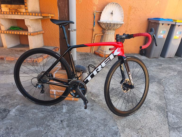 Used Trek Emonda Shimano 105 2024 Road & Gravel, Red — image 2 of 4
