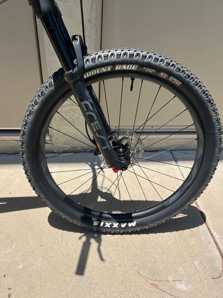 Used Giant Fathom 1 2022 2022 Mountainbike, Blue, 27.5 — image 8 of 10