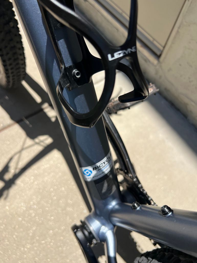 Used Giant Fathom 1 2022 2022 Mountainbike, Blue, 27.5 — image 9 of 10