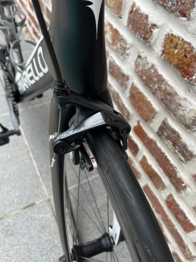 Used Pinarello Dogma F10 Rim Ultegra Di2 Bike 2019 2019 Road & Gravel, Negro — image 5 of 9