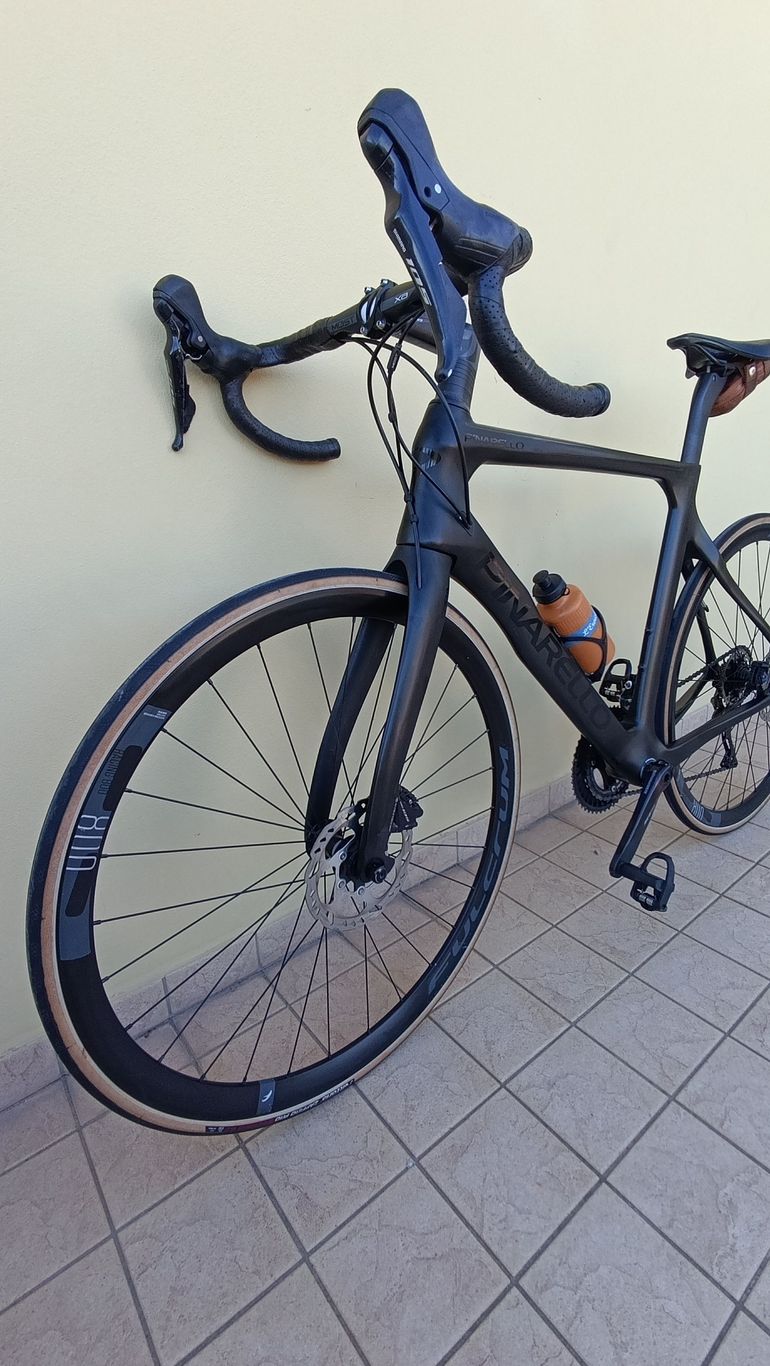 Used Pinarello Paris 105 Bike 2021 2021 Road & Gravel, Schwarz — image 2 of 5