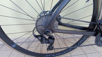 Used Pinarello Paris 105 Bike 2021 2021 Road & Gravel, Schwarz — image 3 of 5