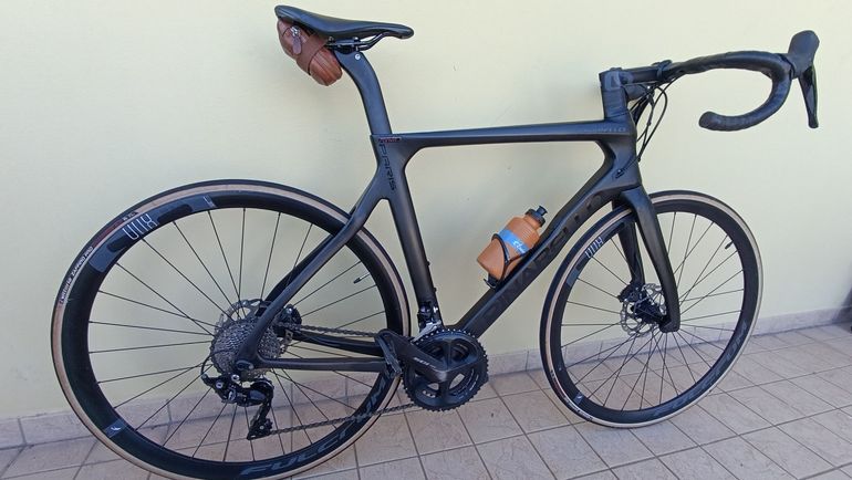 Used Pinarello Paris 105 Bike 2021 2021 Road & Gravel, Schwarz — image 4 of 5