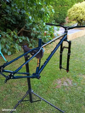 Used Production Privée Shan GT Classic 2023 2023 Mountainbike, Blue, 29 — image 3 of 7
