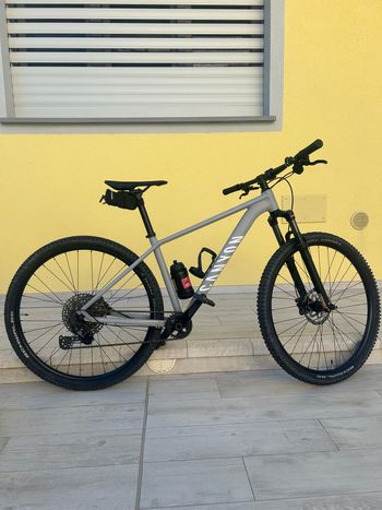 Used Canyon Grand Canyon 6 2023 2023 Mountainbike, Light Gray, 27.5, 29 — image 3 of 4