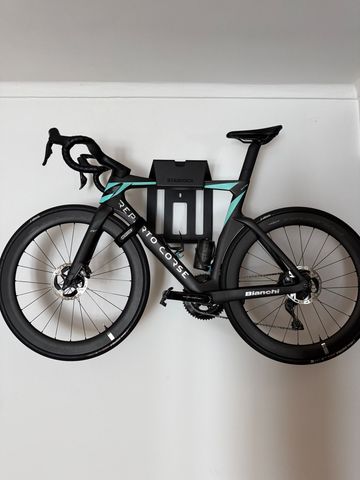 Used Bianchi Oltre RC Frame kit 2024 Frameset 2024 Road & Gravel, Black — image 1 of 8
