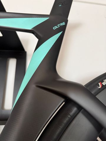 Used Bianchi Oltre RC Frame kit 2024 Frameset 2024 Road & Gravel, Black — image 2 of 8
