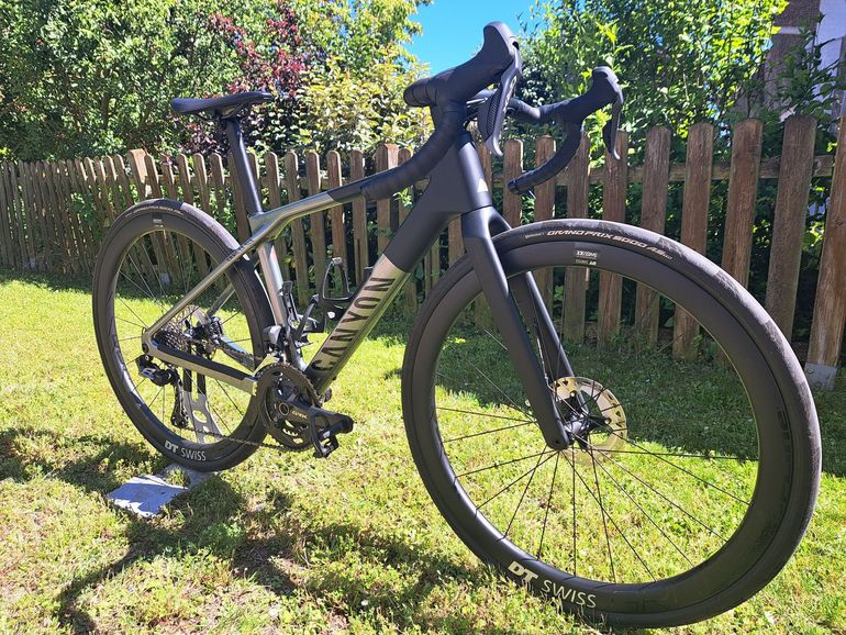 Used Canyon Grail CF SLX 8 Di2 2024 2024 Road & Gravel, Hellgrau — image 2 of 15