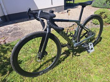 Used Canyon Grail CF SLX 8 Di2 2024 2024 Road & Gravel, Hellgrau — image 5 of 15