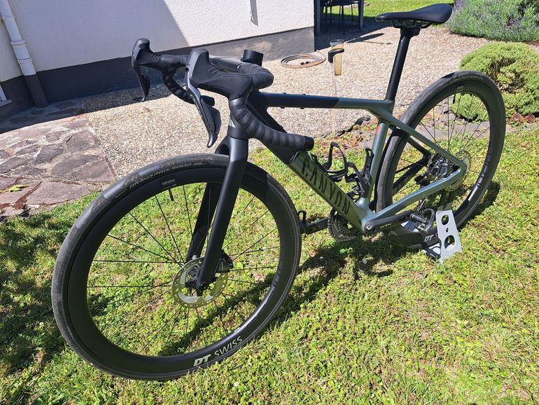 Used Canyon Grail CF SLX 8 Di2 2024 2024 Road & Gravel, Hellgrau — image 5 of 15