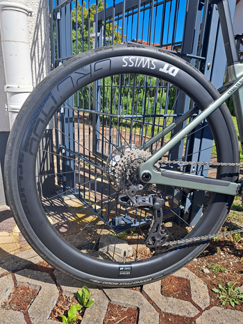 Used Canyon Grail CF SLX 8 Di2 2024 2024 Road & Gravel, Hellgrau — image 11 of 15