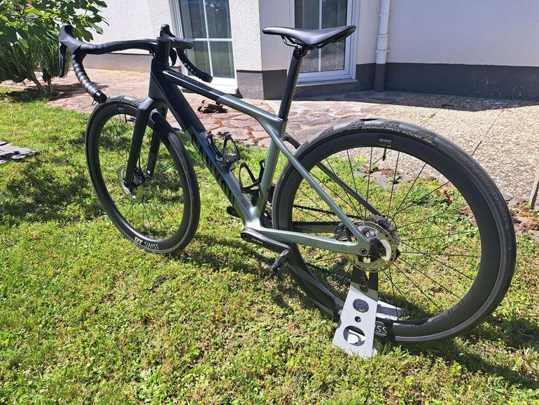 Used Canyon Grail CF SLX 8 Di2 2024 2024 Road & Gravel, Hellgrau — image 7 of 15
