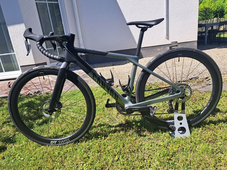 Used Canyon Grail CF SLX 8 Di2 2024 2024 Road & Gravel, Hellgrau — image 6 of 15