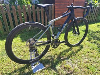 Used Canyon Grail CF SLX 8 Di2 2024 2024 Road & Gravel, Hellgrau — image 3 of 15